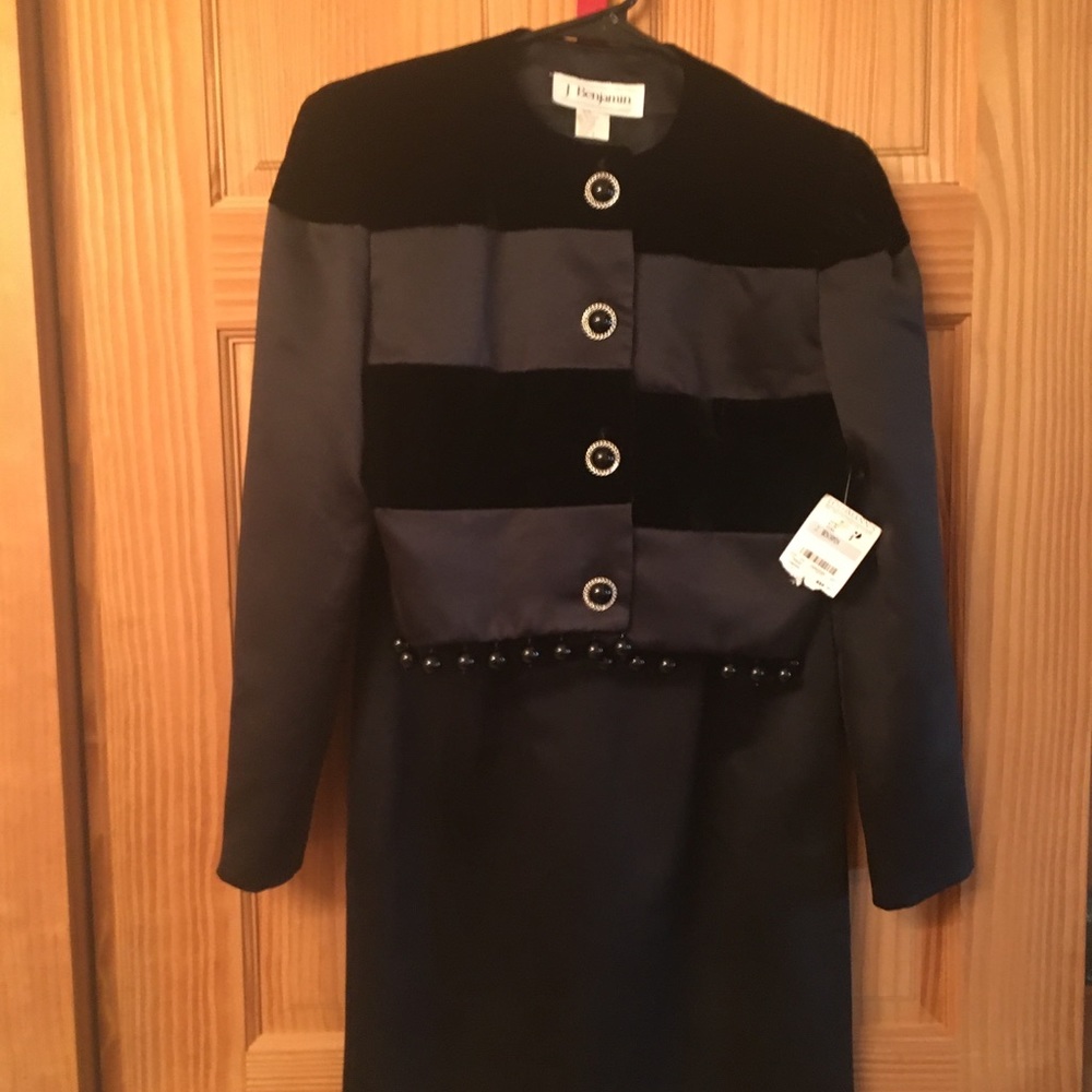 J. Benjamin jacket size 8-skirt size 6